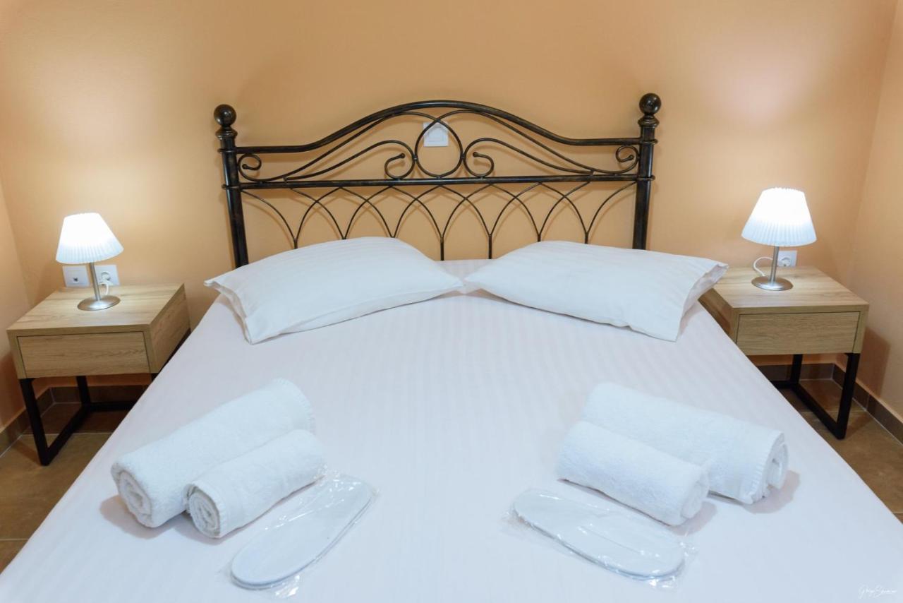 Alkionides Hydra Hotel Екстериор снимка