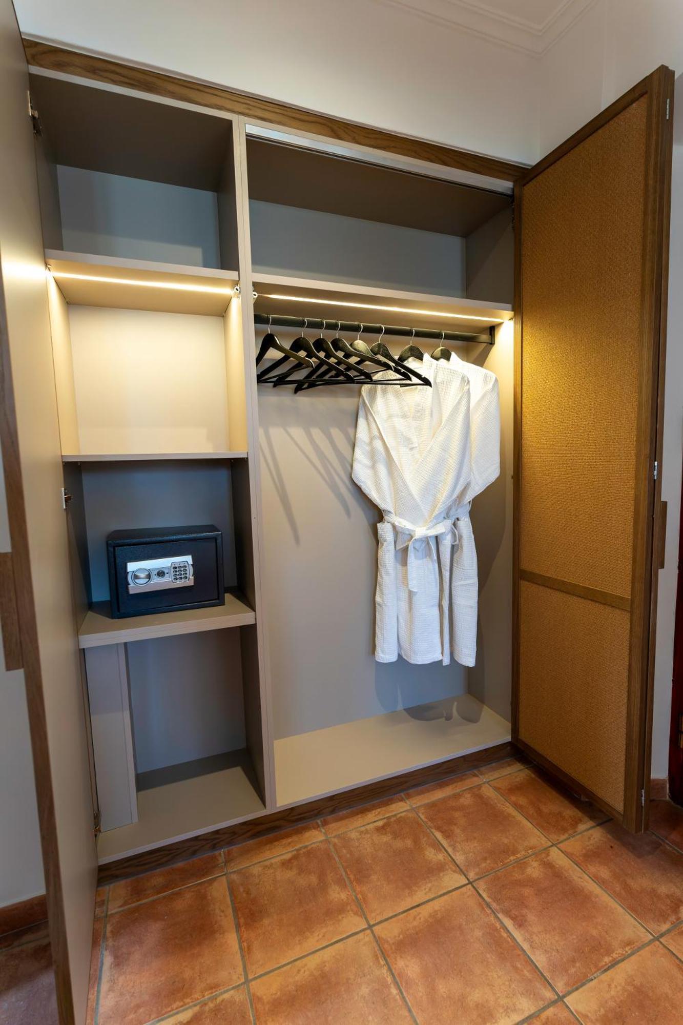 Alkionides Hydra Hotel Екстериор снимка
